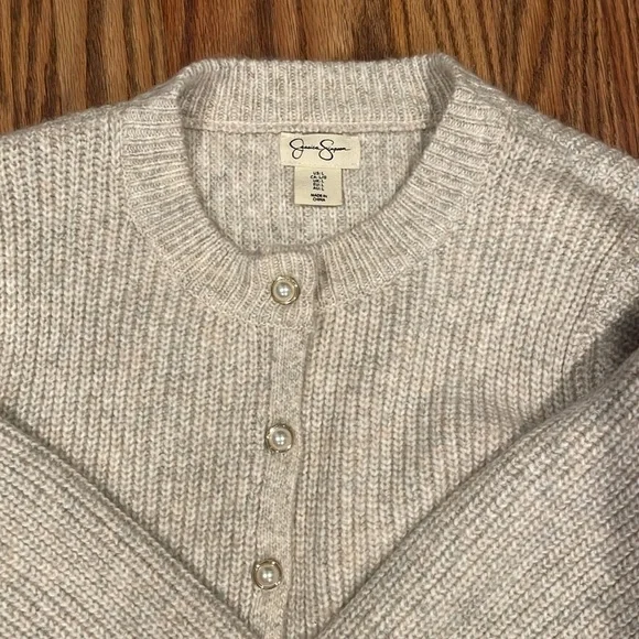 Jessica Simpson sweater 👚 - Picture 2 of 7